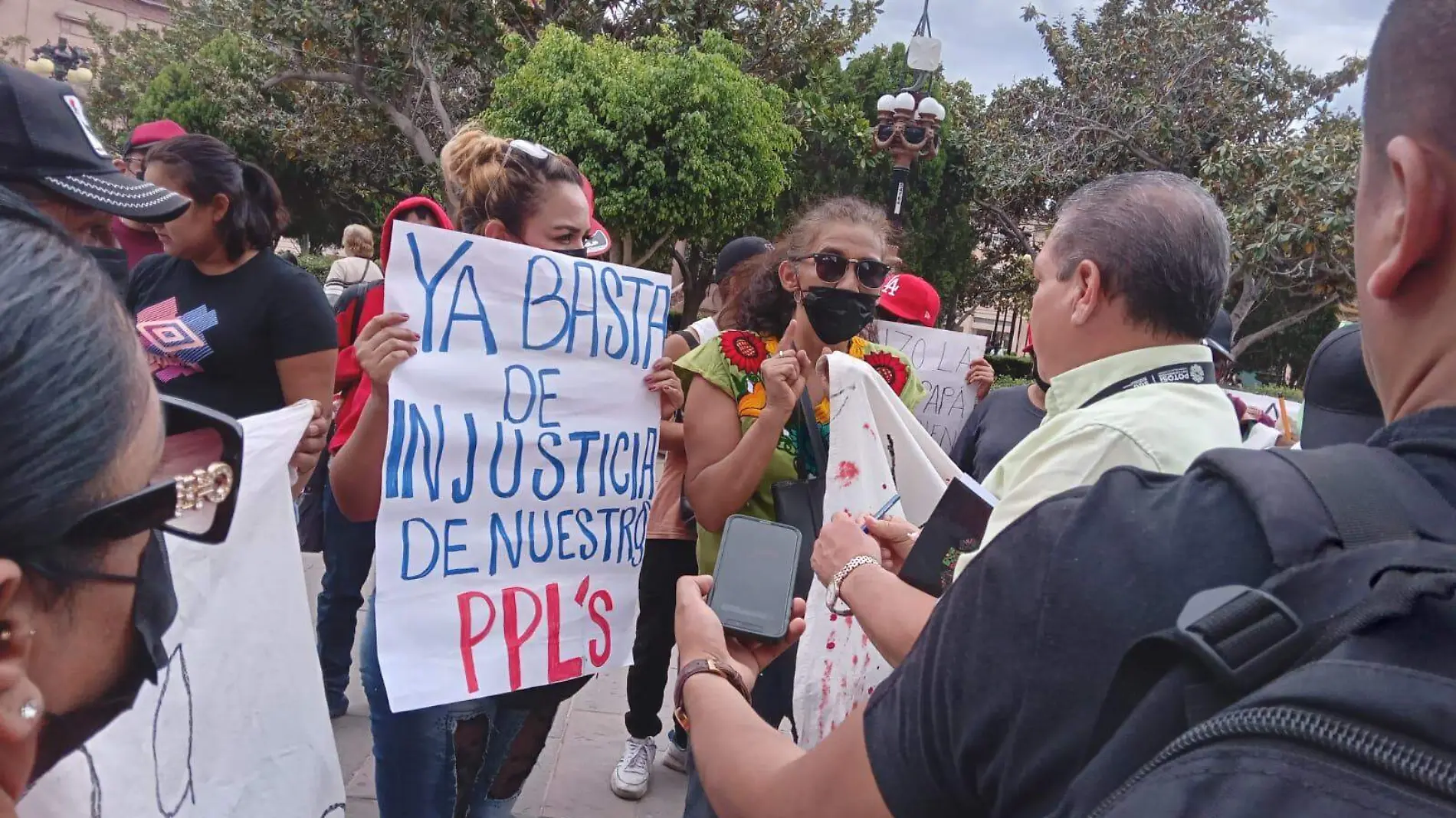 Marchan Familiares de internos en La Pila  (5)